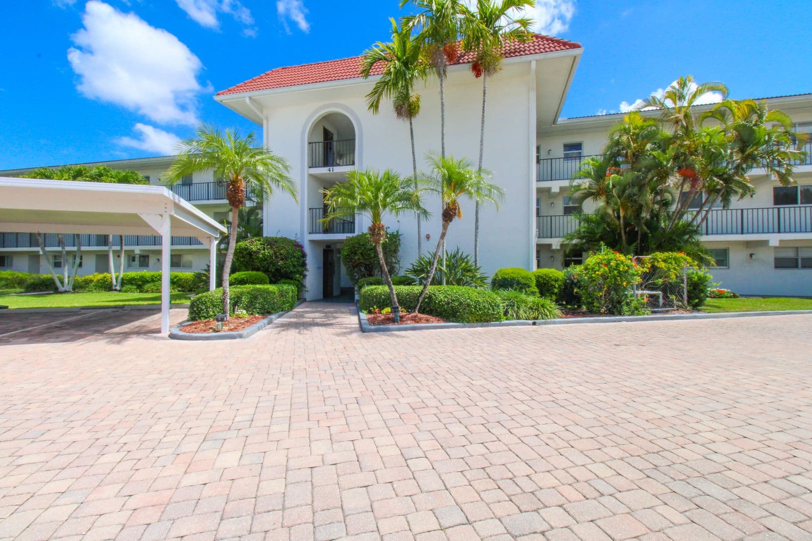 Naples House: 41 High Point Circle S #303