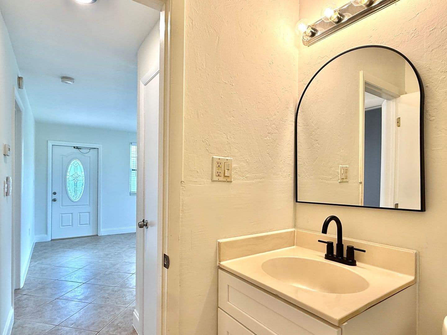 Naples House: 740 109th Avenue N