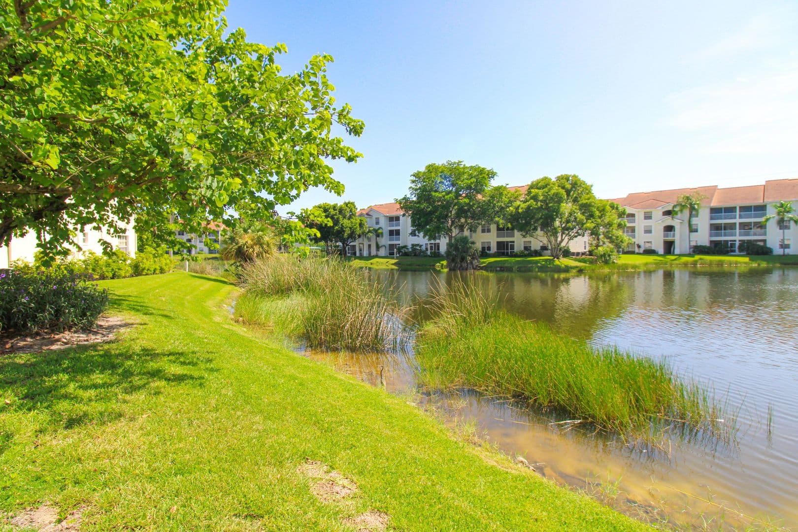Naples Condo: 4630 St. Croix Lane #827