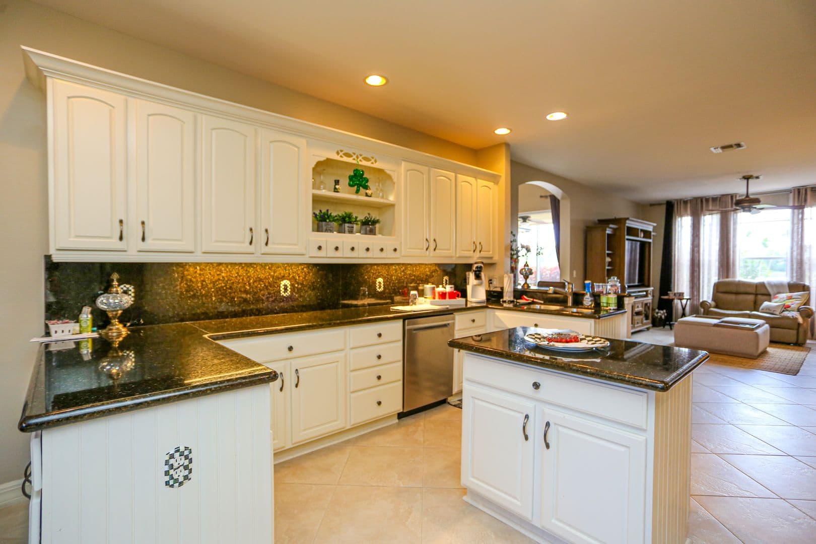 Naples House: 5945 Paradise Circle