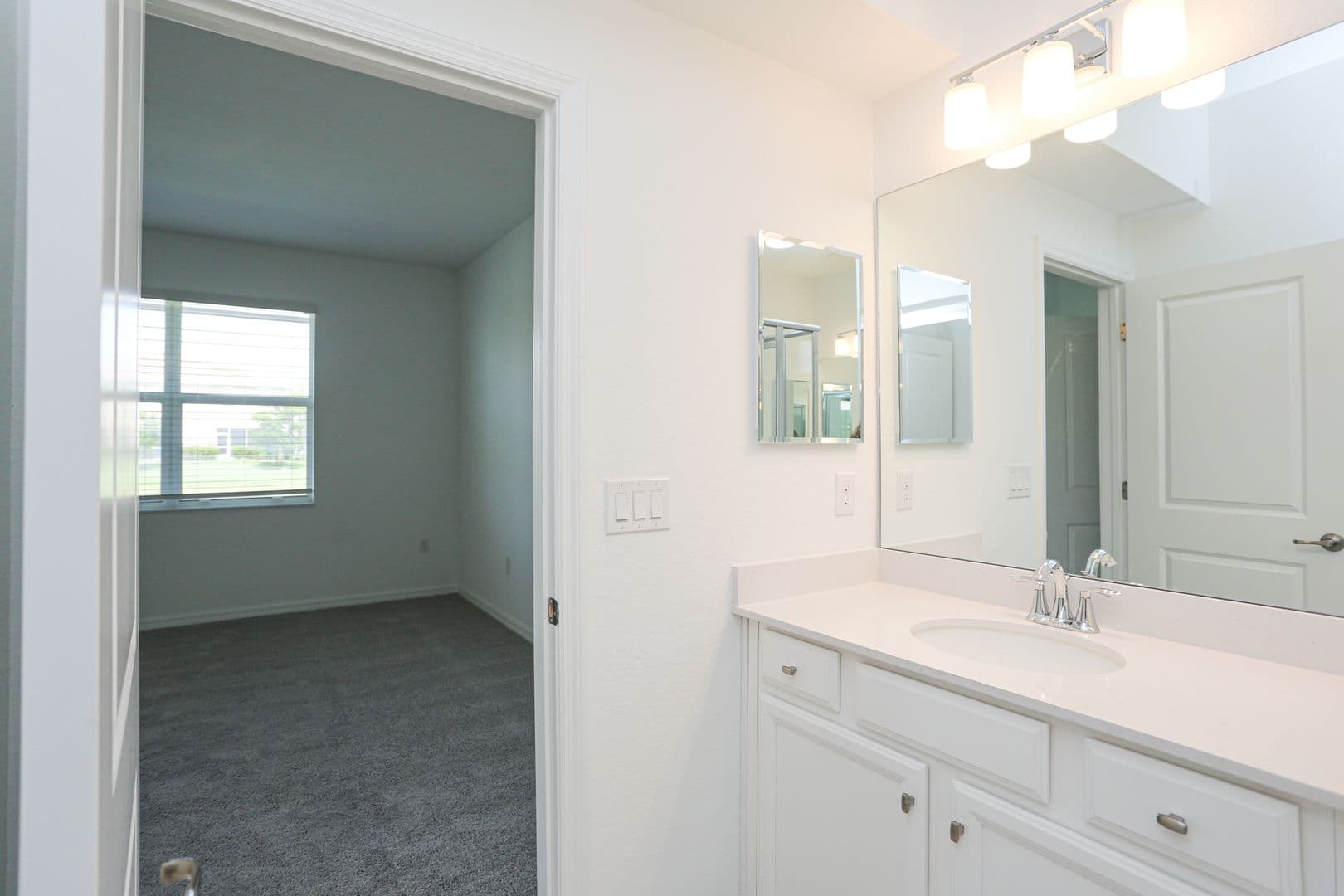 Naples House: 2599 Vine Avenue