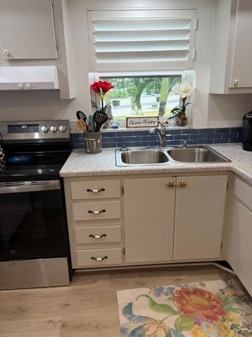 Naples House: 5 High Point Circle W Unit #206