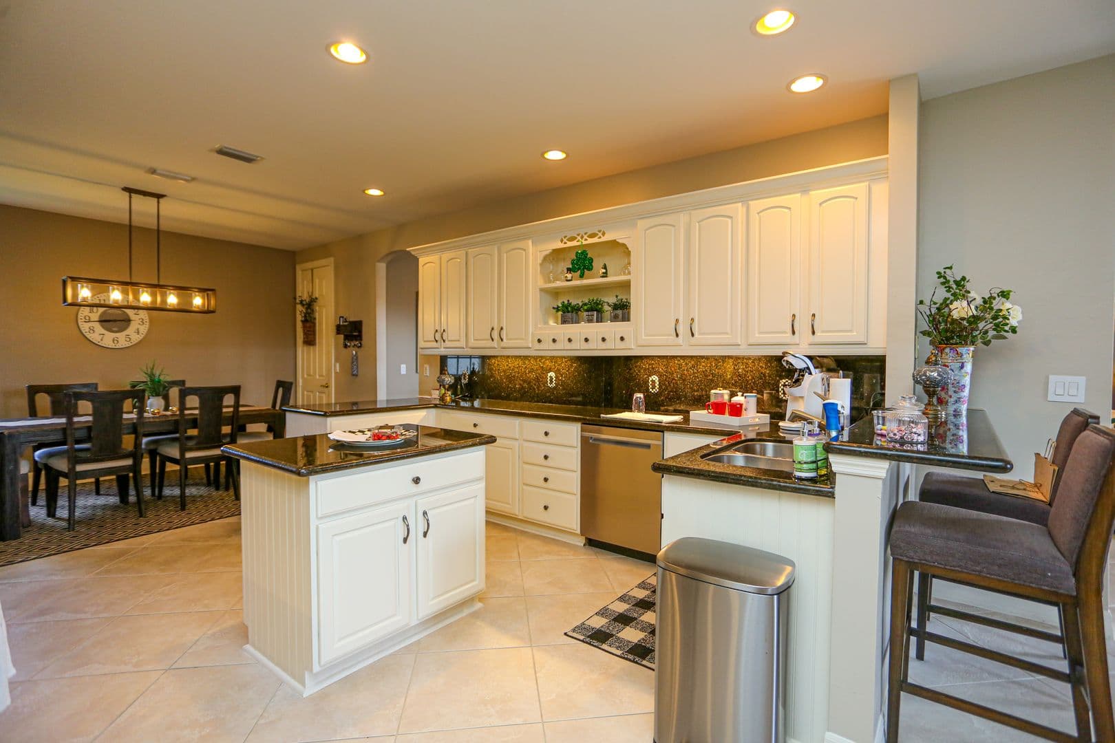 Naples House: 5945 Paradise Circle