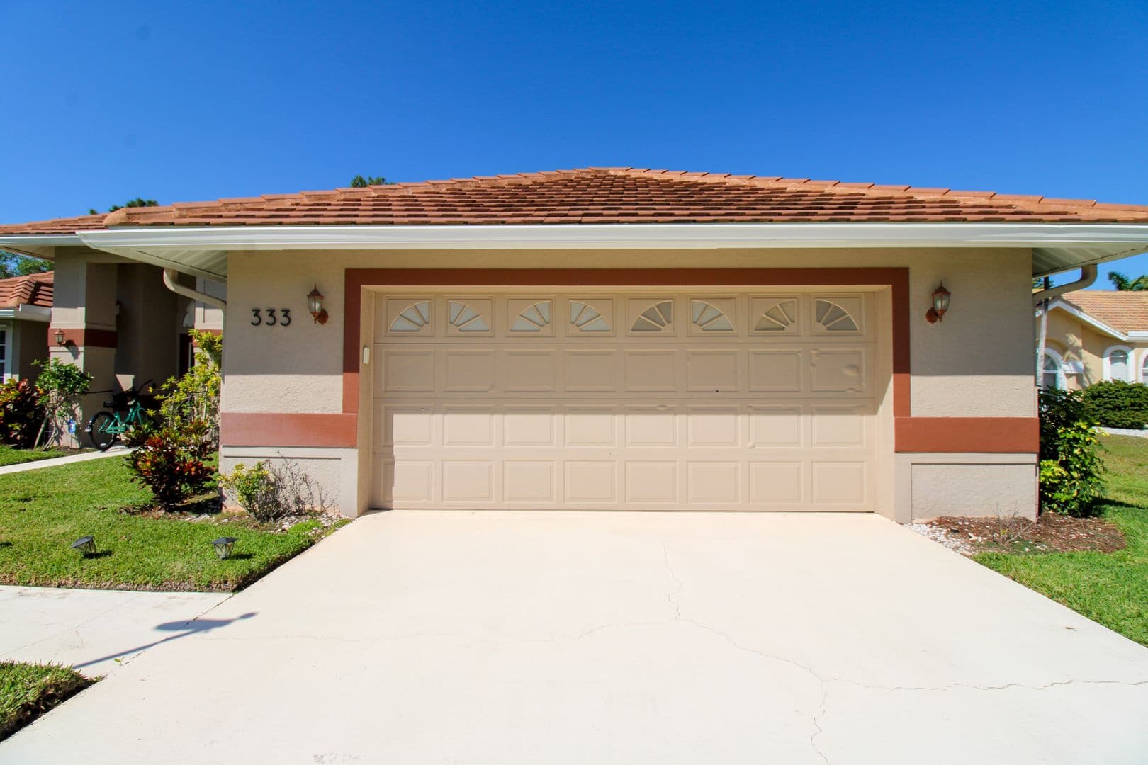 Naples House: 333 Wentworth Court
