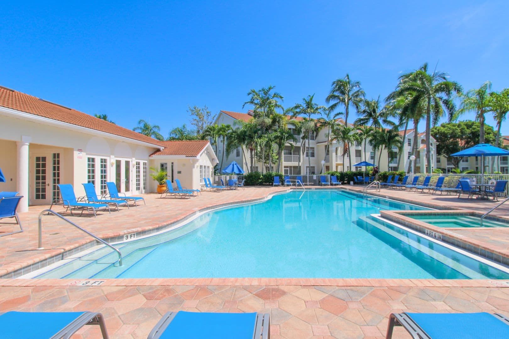 Naples Condo: 4630 St. Croix Lane #827