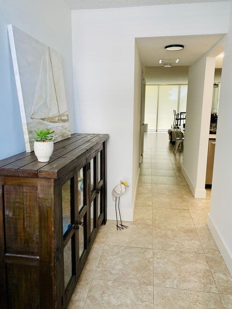 Marco Island House: 601 Seaview Court Unit C-208