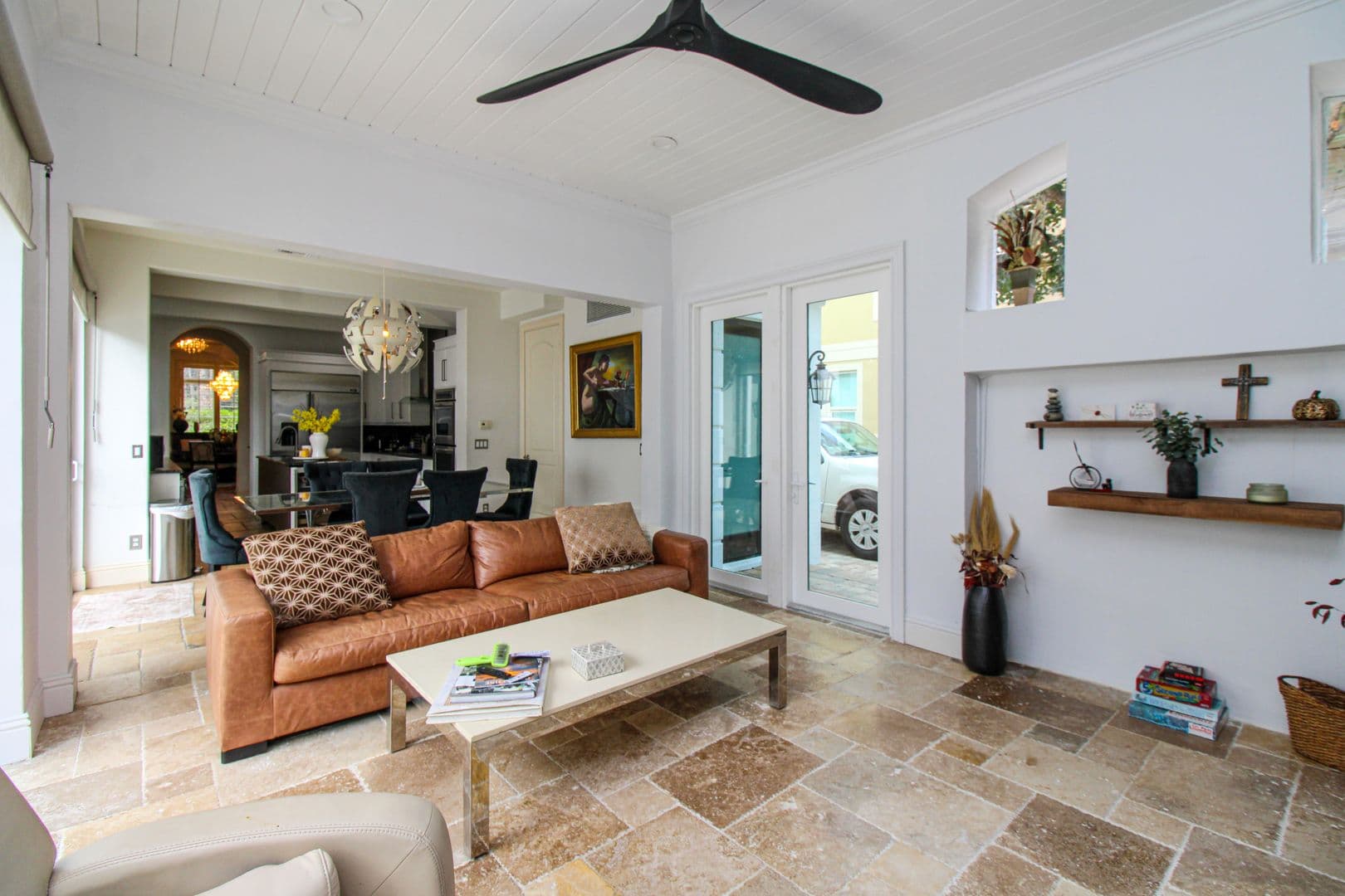 Naples House: 1412 Hemingway Place
