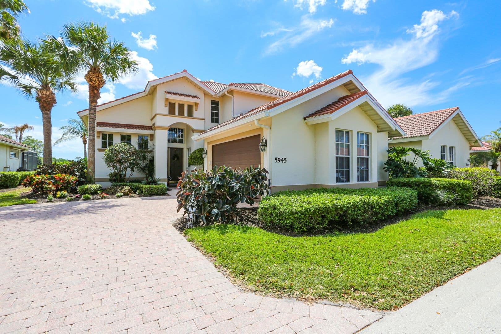 Naples House: 5945 Paradise Circle