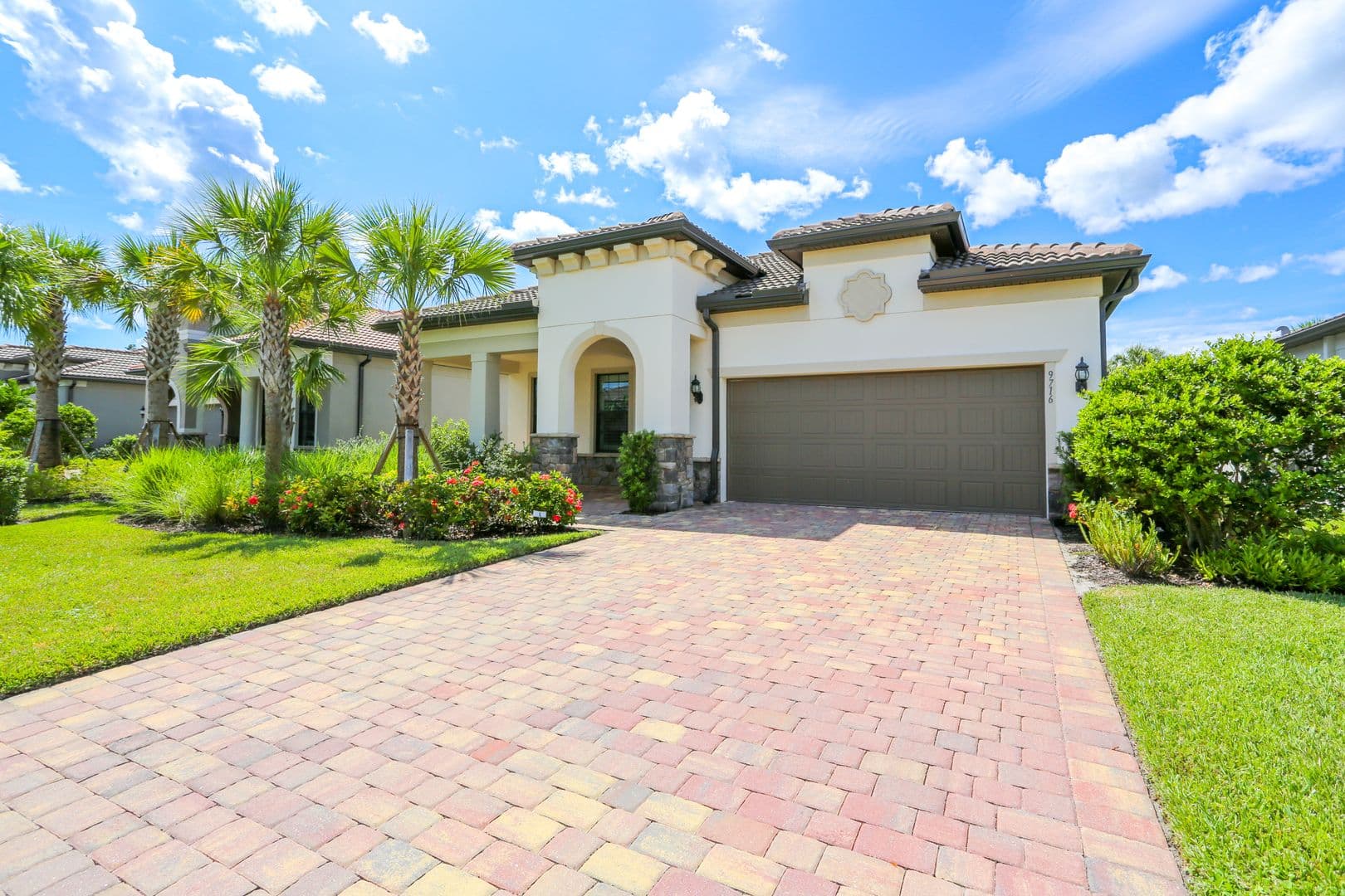 Naples House: 9716 Everglades Drive