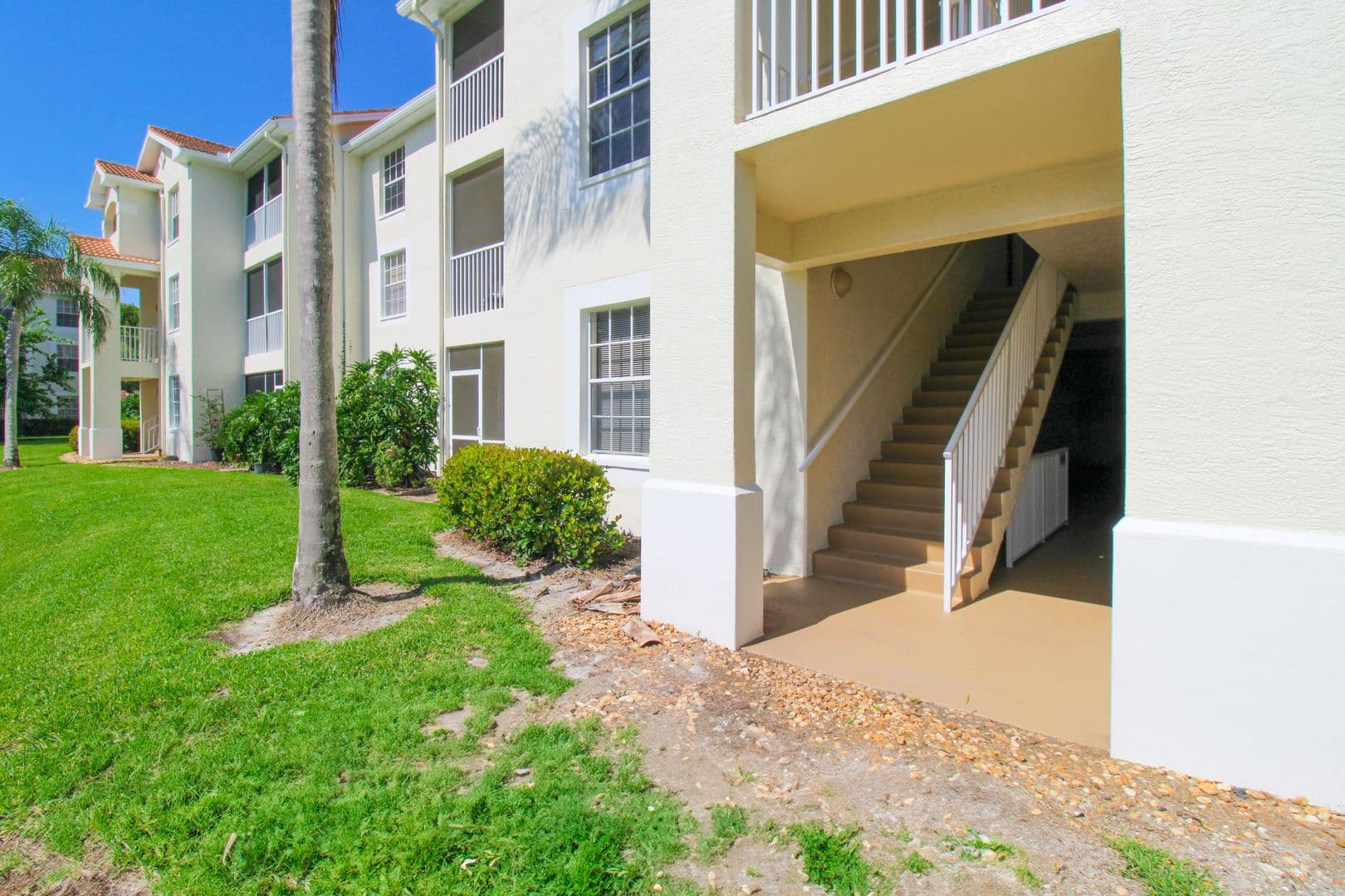 Naples Condo: 4630 St. Croix Lane #827