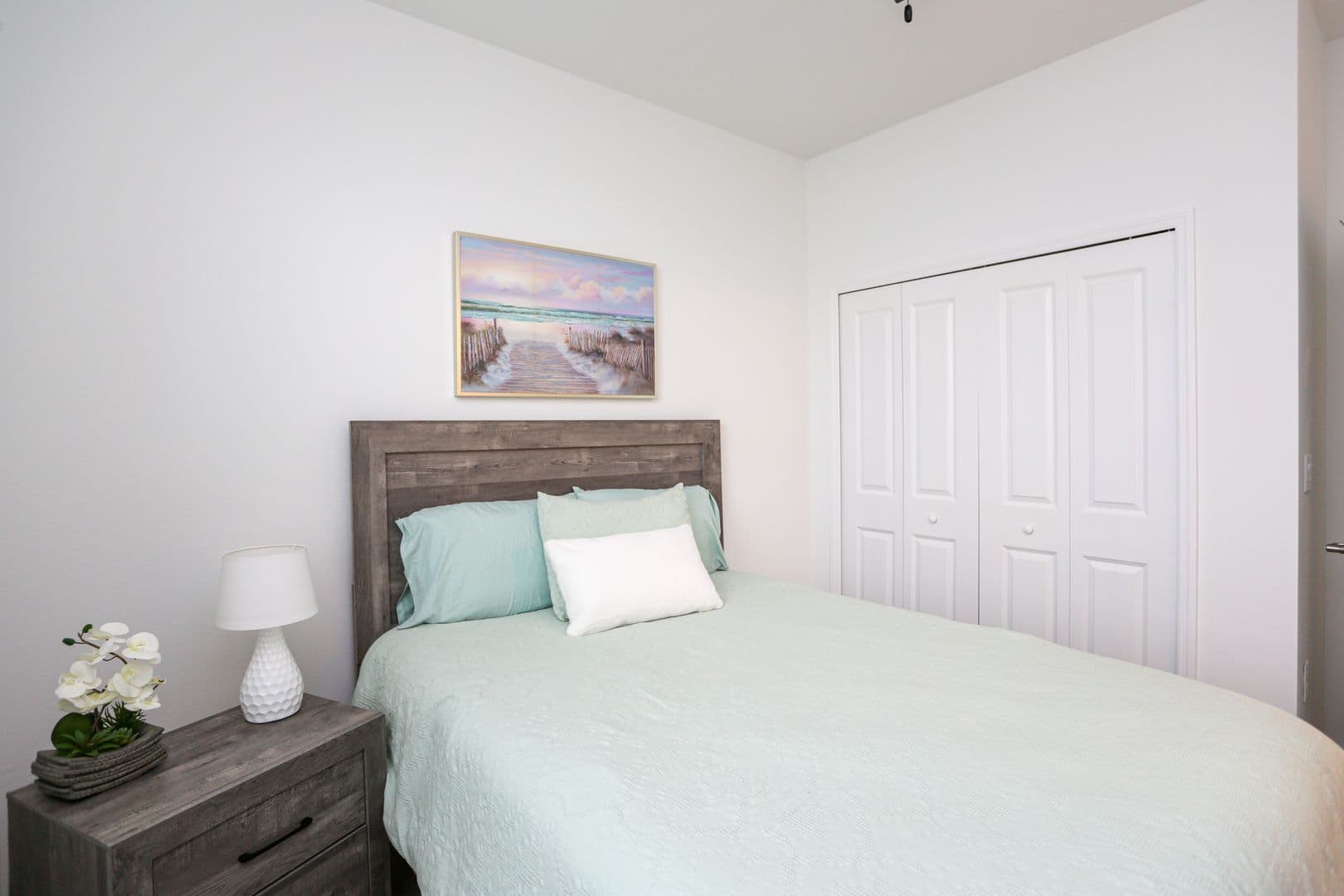 Naples House: 2155 Hamlin Street