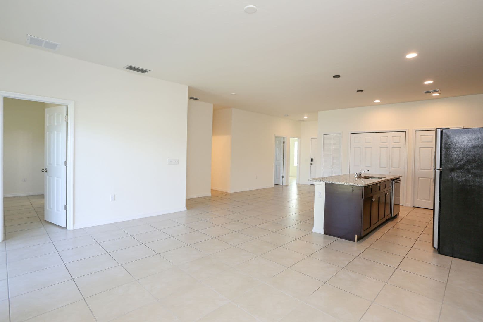 Naples Apartment: 2061 Sunshine Boulevard