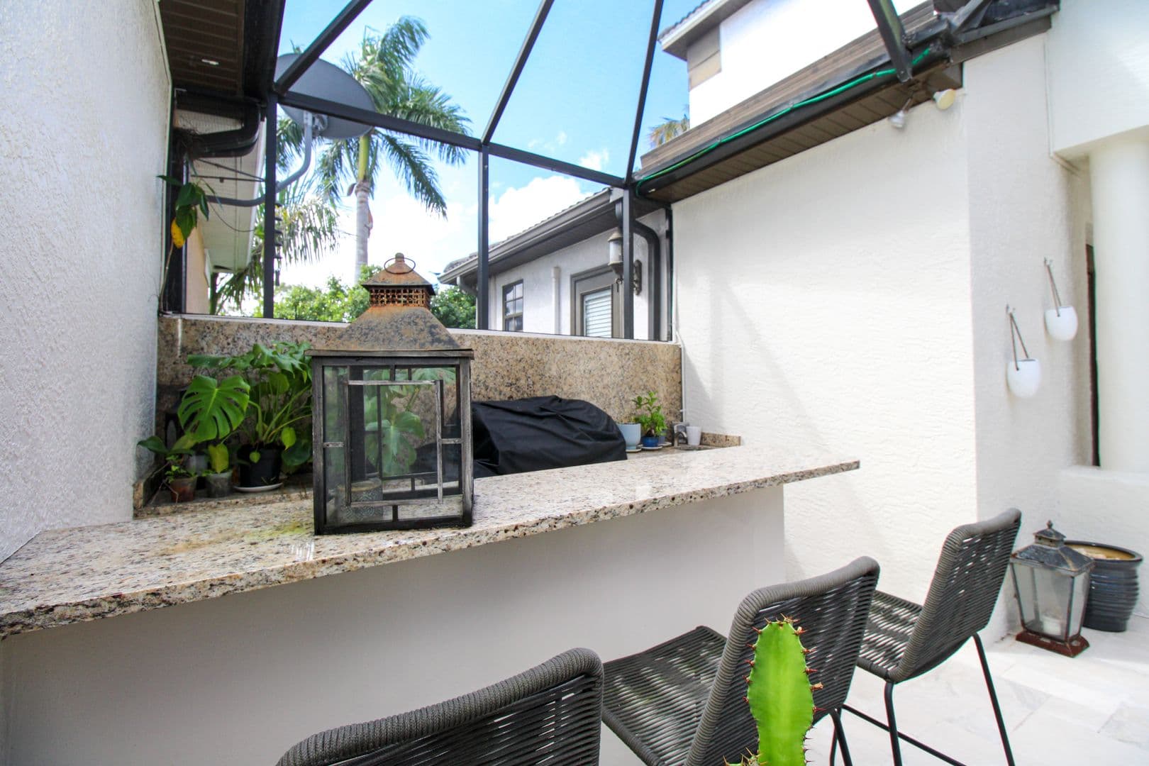 Naples House: 647 110th Avenue North