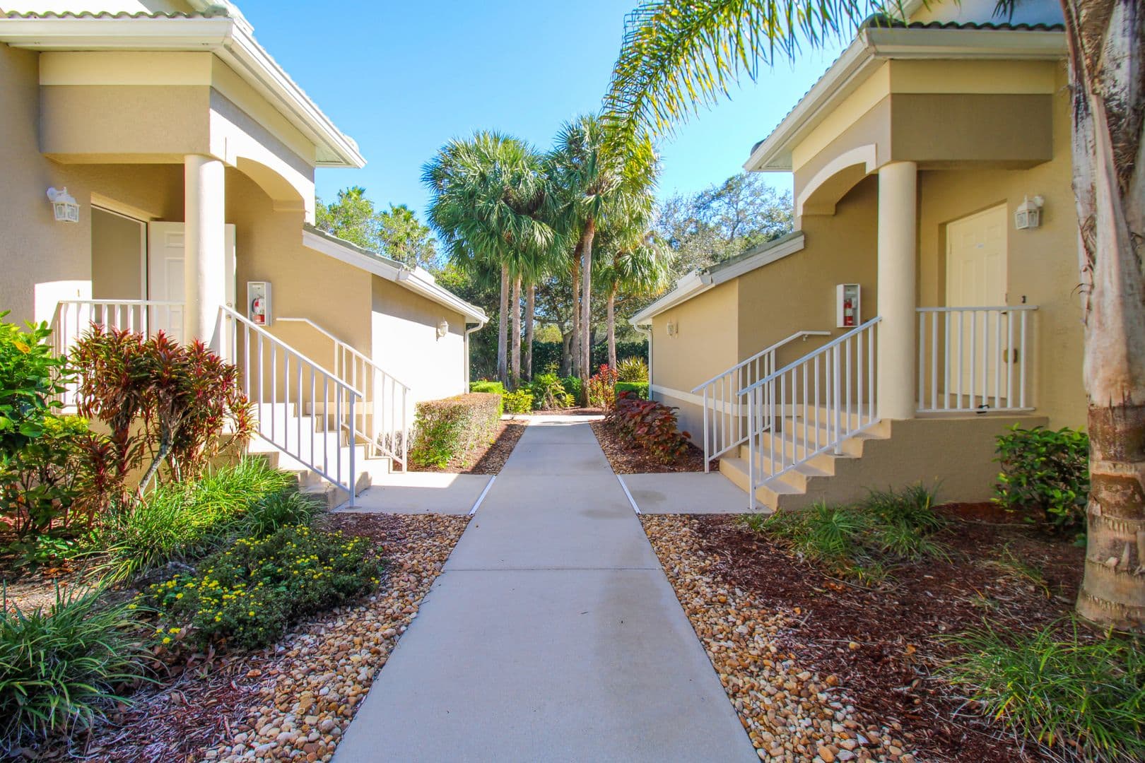 Naples House: 3435 Laurel Greens Lane S Unit 201