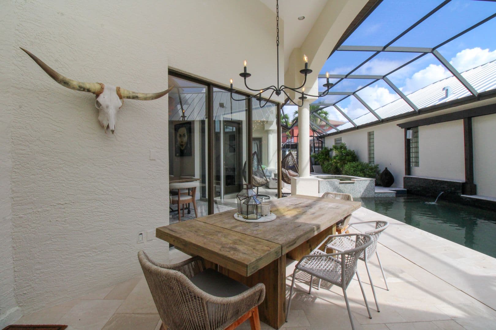 Naples House: 647 110th Avenue North