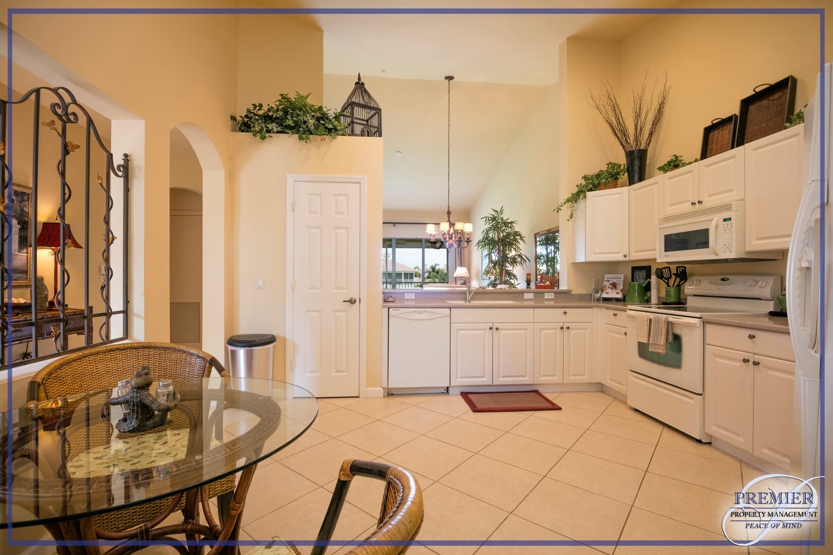 Naples House: 3048 Horizon Lane #1104