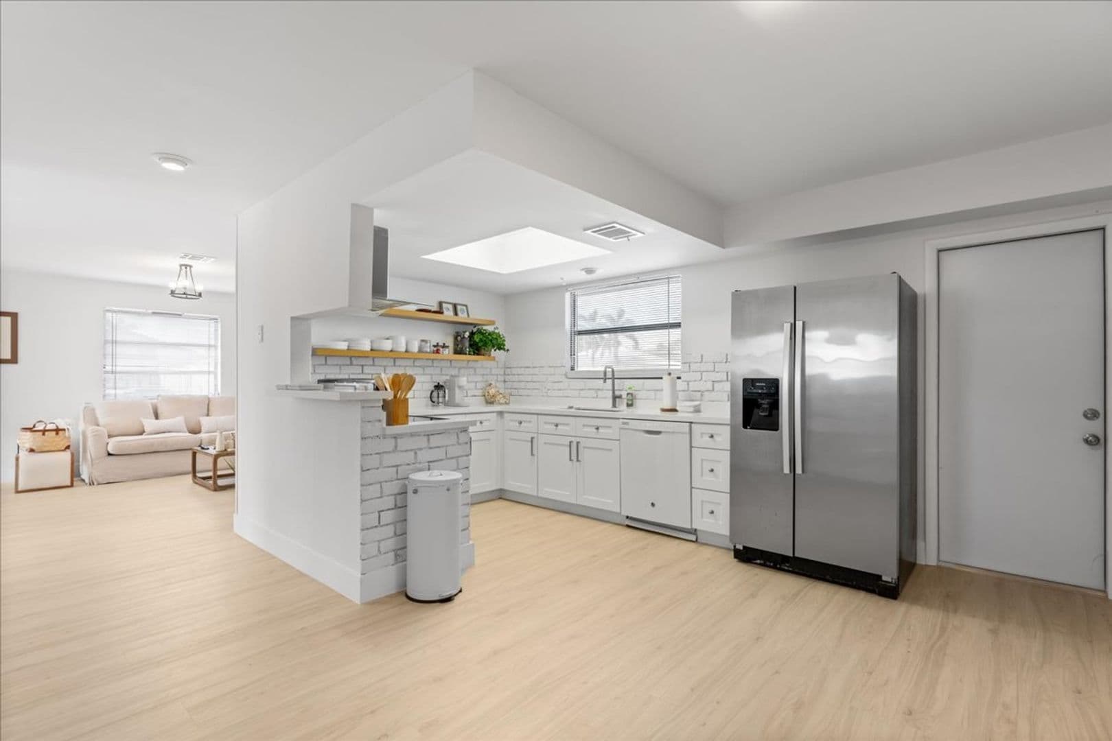Naples House: 1332 Granada Boulevard