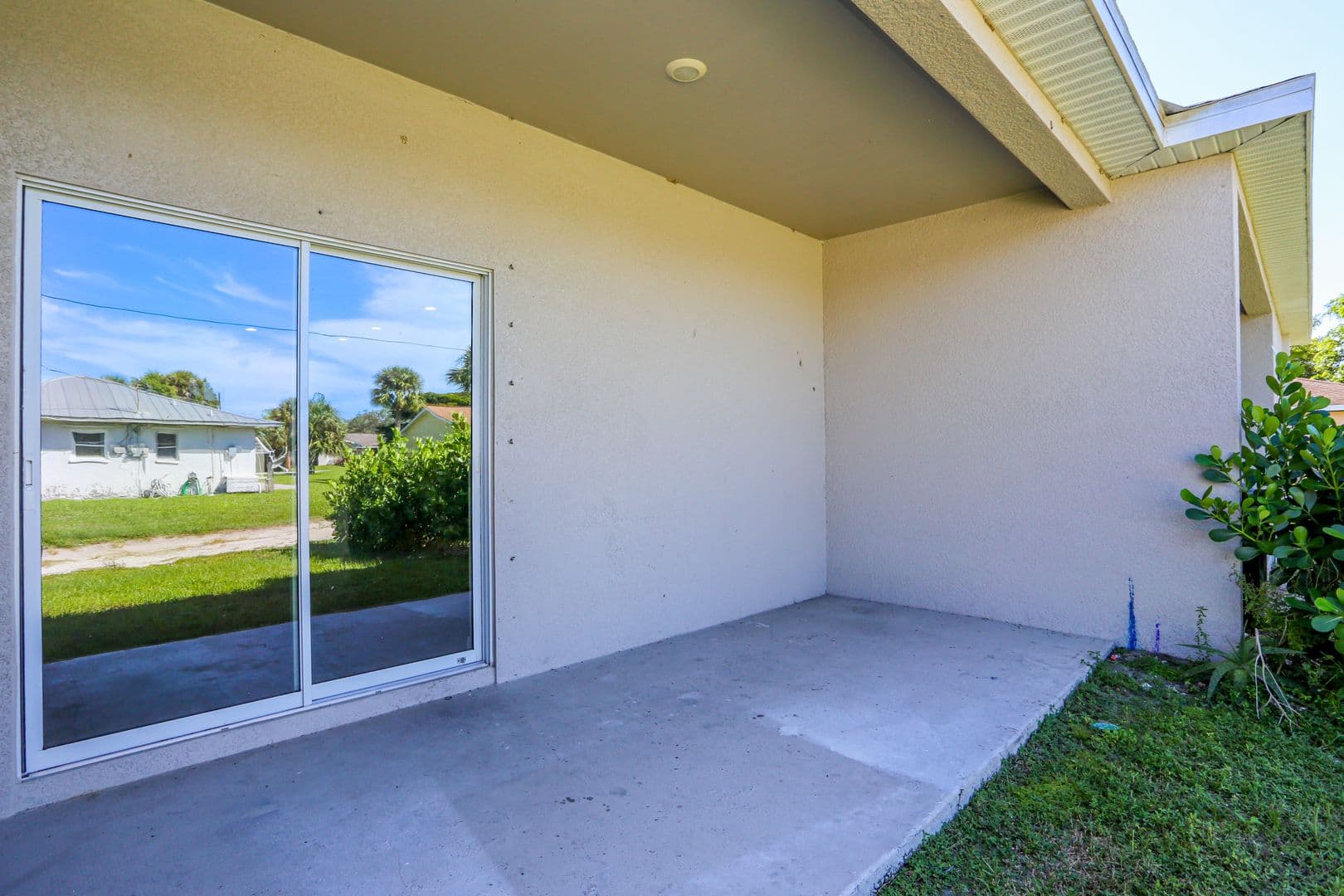 Naples Apartment: 2061 Sunshine Boulevard