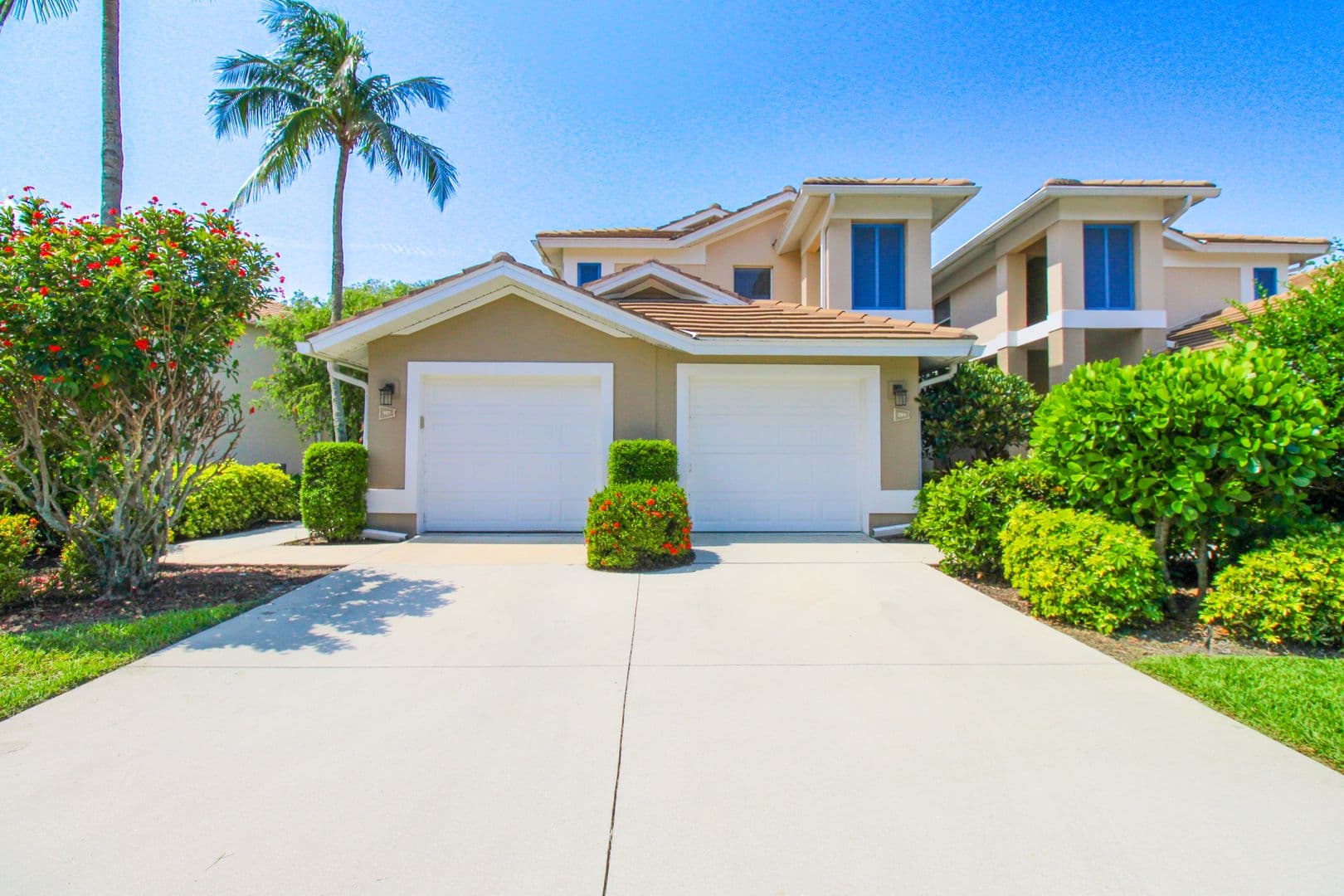 Naples Condo: 817 Carrick Bend Circle Unit 101