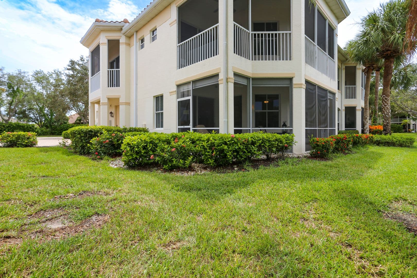 Bonita Springs House: 9111 Las Maderas Drive Unit 102
