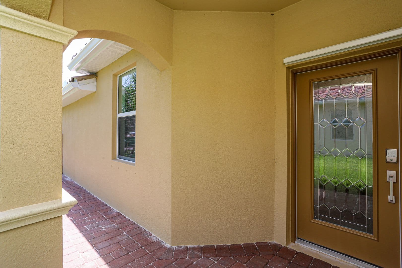 Naples House: 2599 Vine Avenue