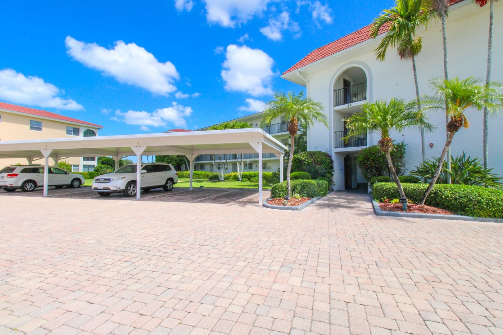 Naples House: 41 High Point Circle S #303