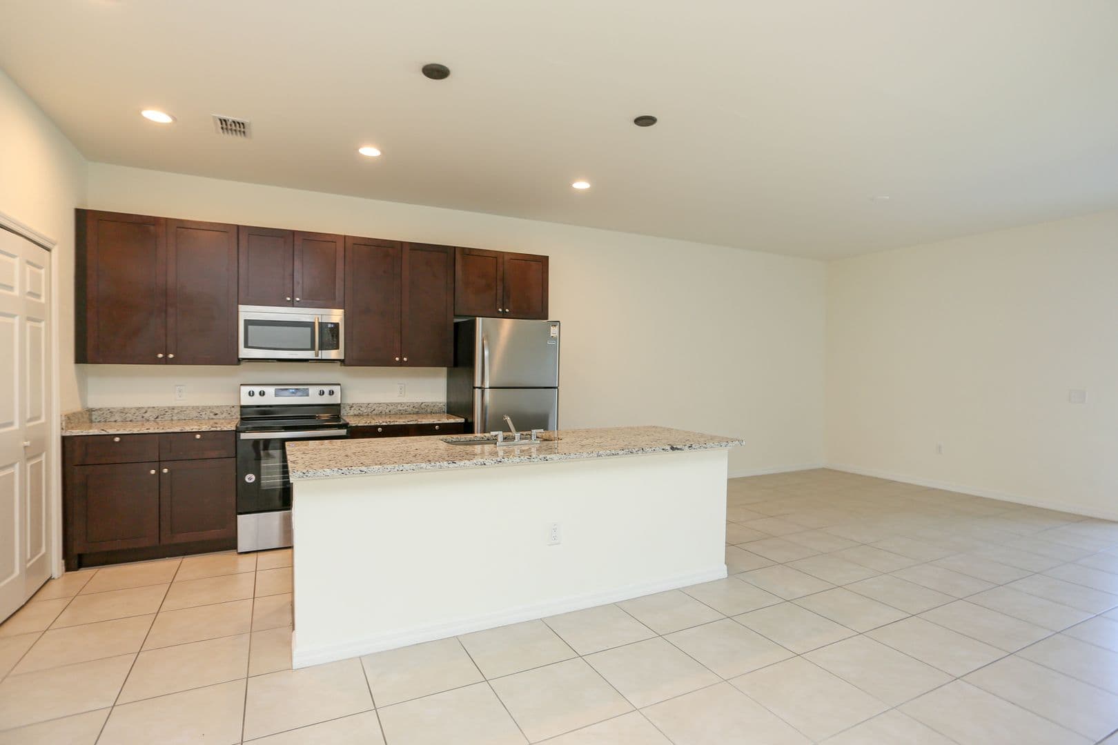Naples Apartment: 2061 Sunshine Boulevard
