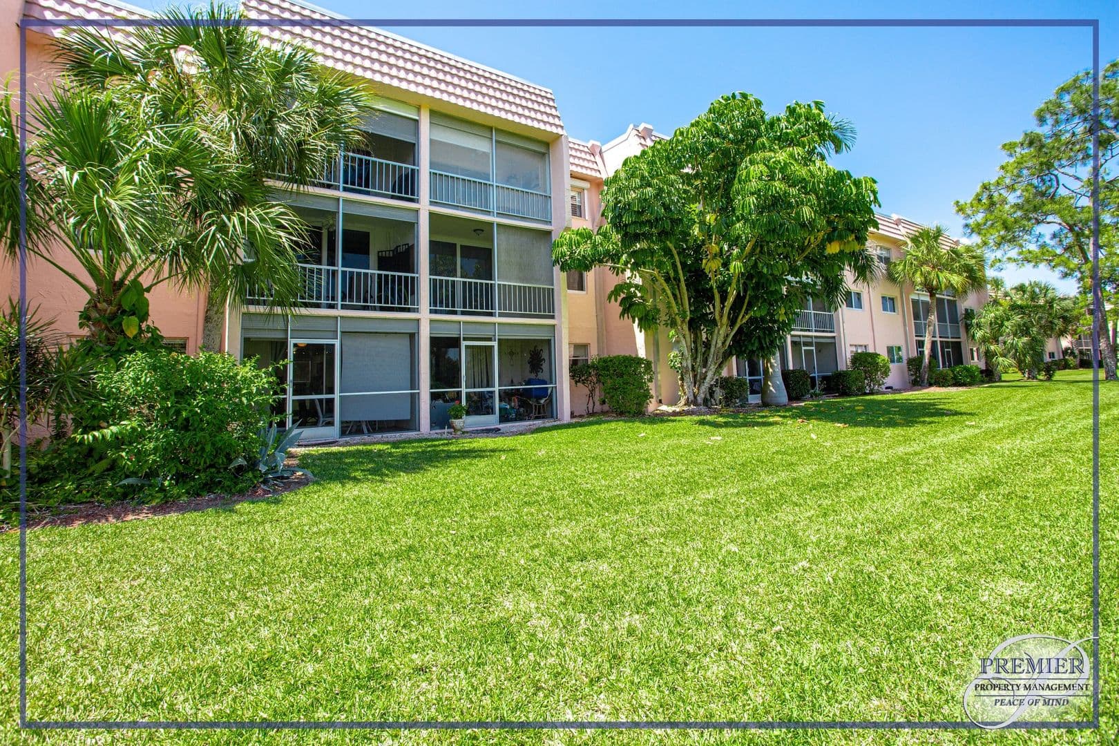 Naples House: 225 Turtle Lake Court #106