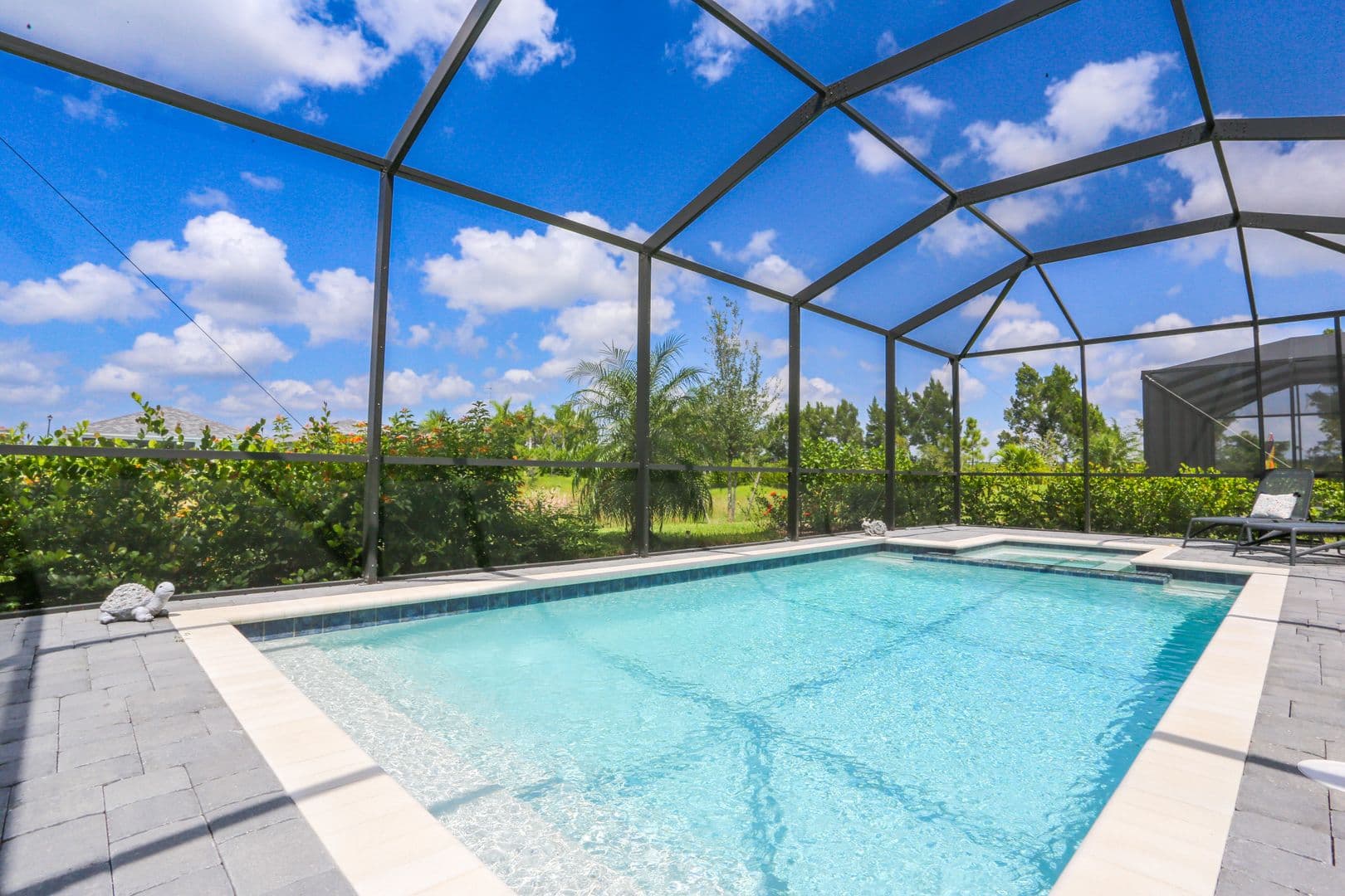 Naples House: 2155 Hamlin Street