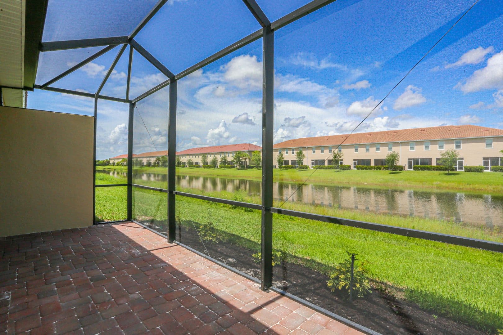 Naples House: 2599 Vine Avenue