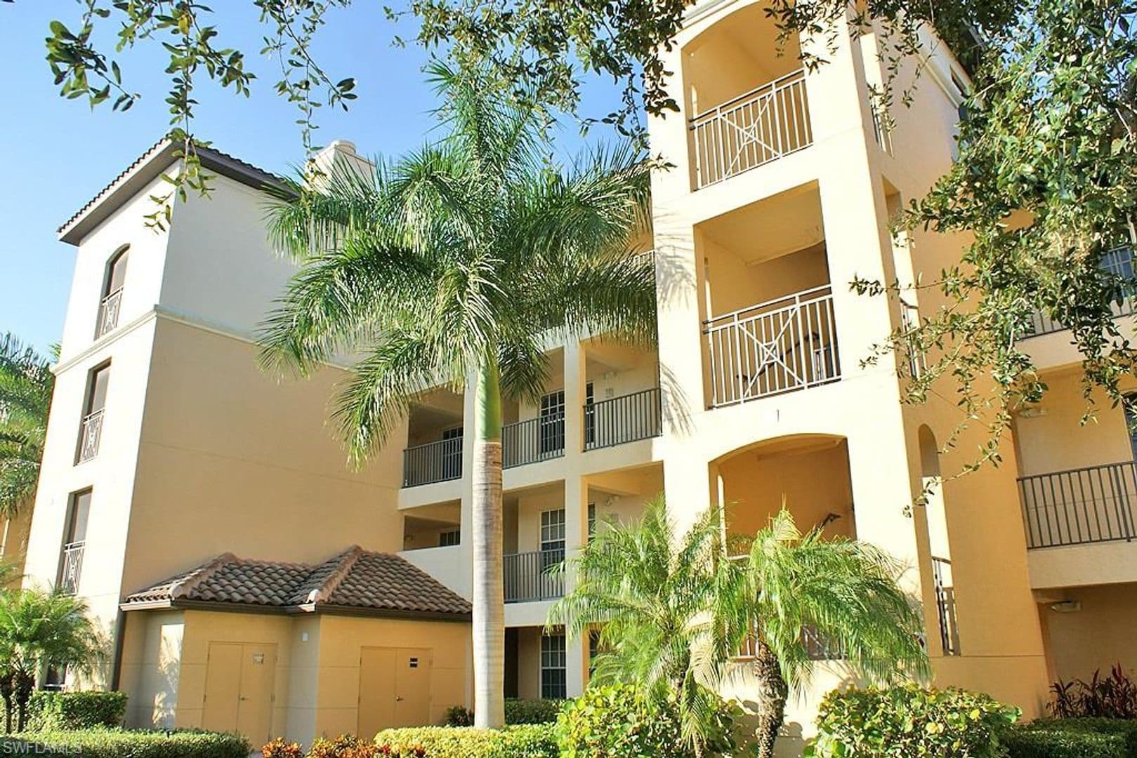 Estero House: 4640 Turnberry Lake Drive #403