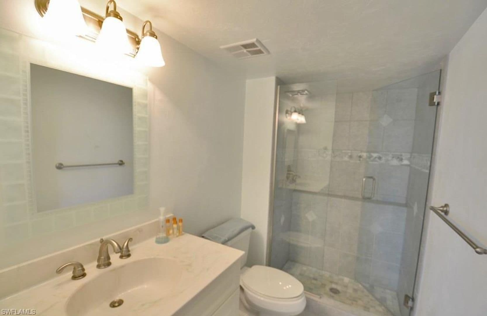 Naples House: 307 Goodlette Road South B506