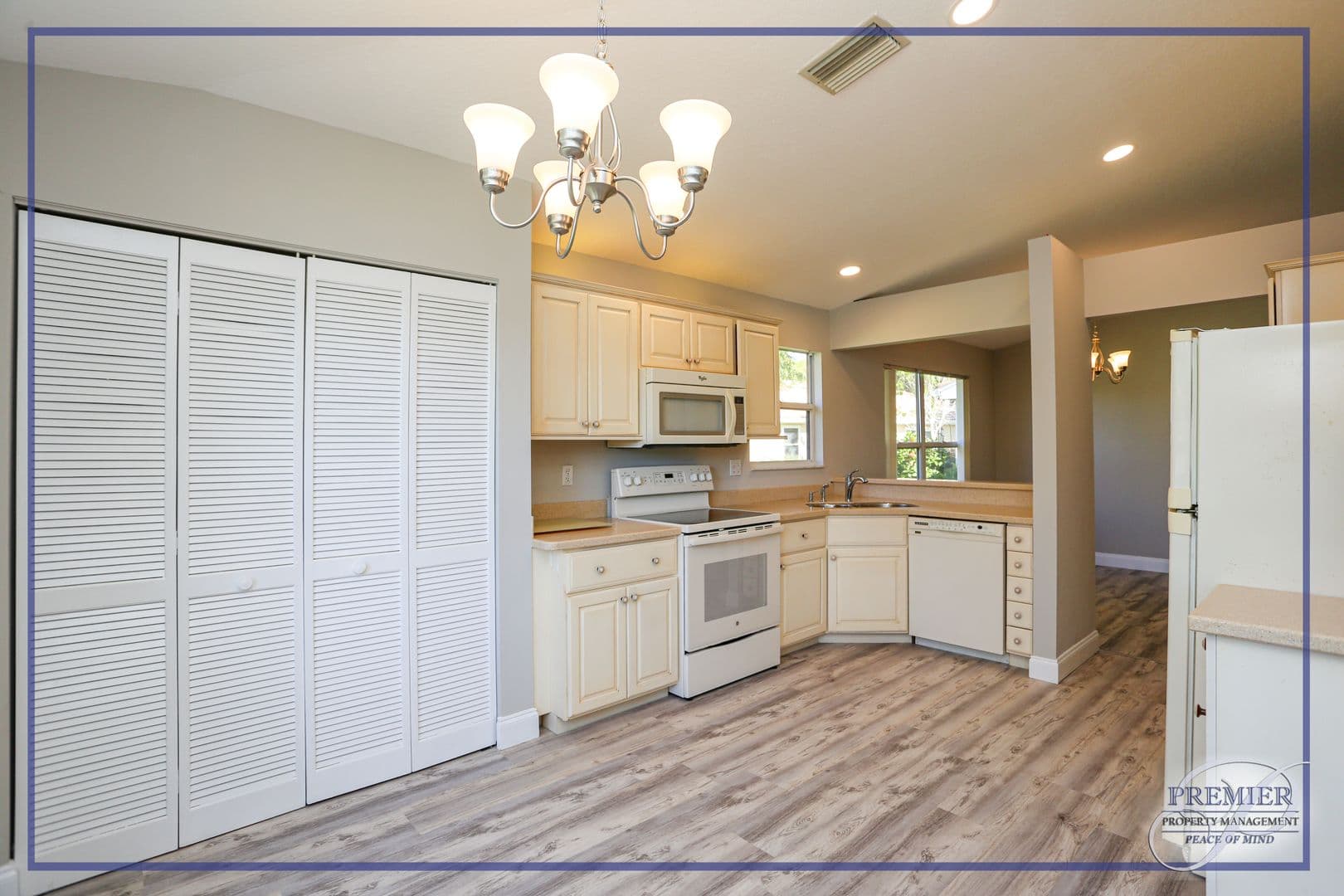 Naples House: 402 Emerald Bay Circle #E7