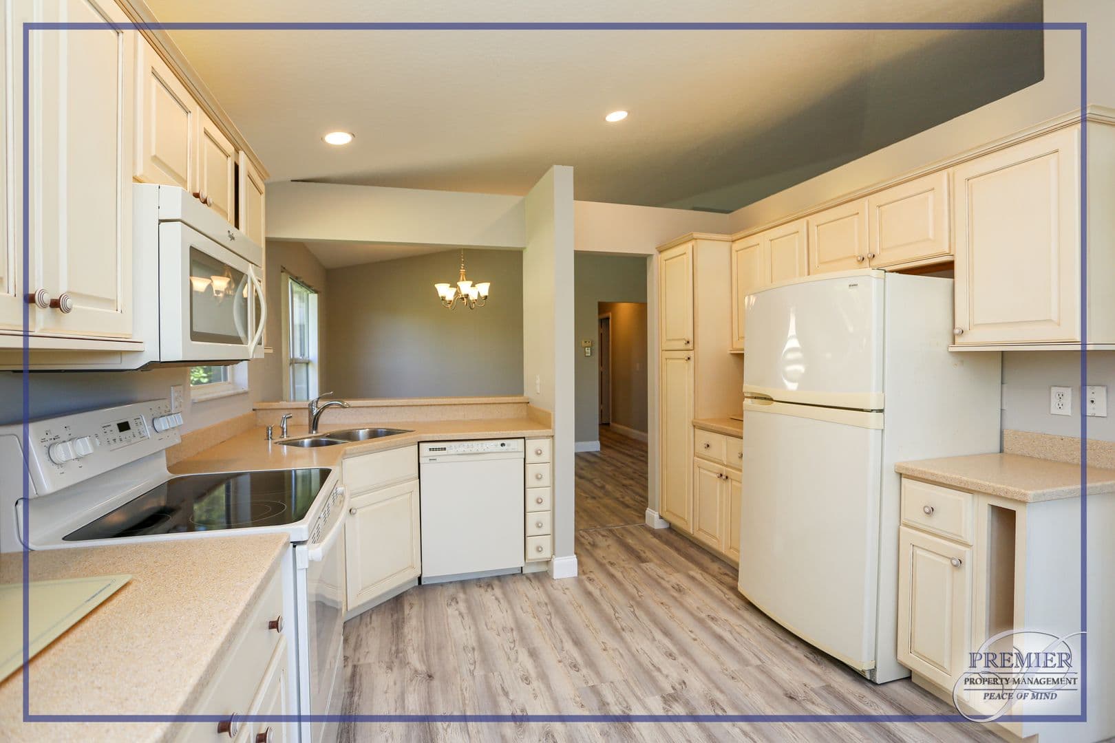 Naples House: 402 Emerald Bay Circle #E7