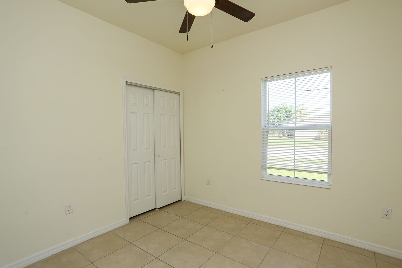 Naples Apartment: 2061 Sunshine Boulevard