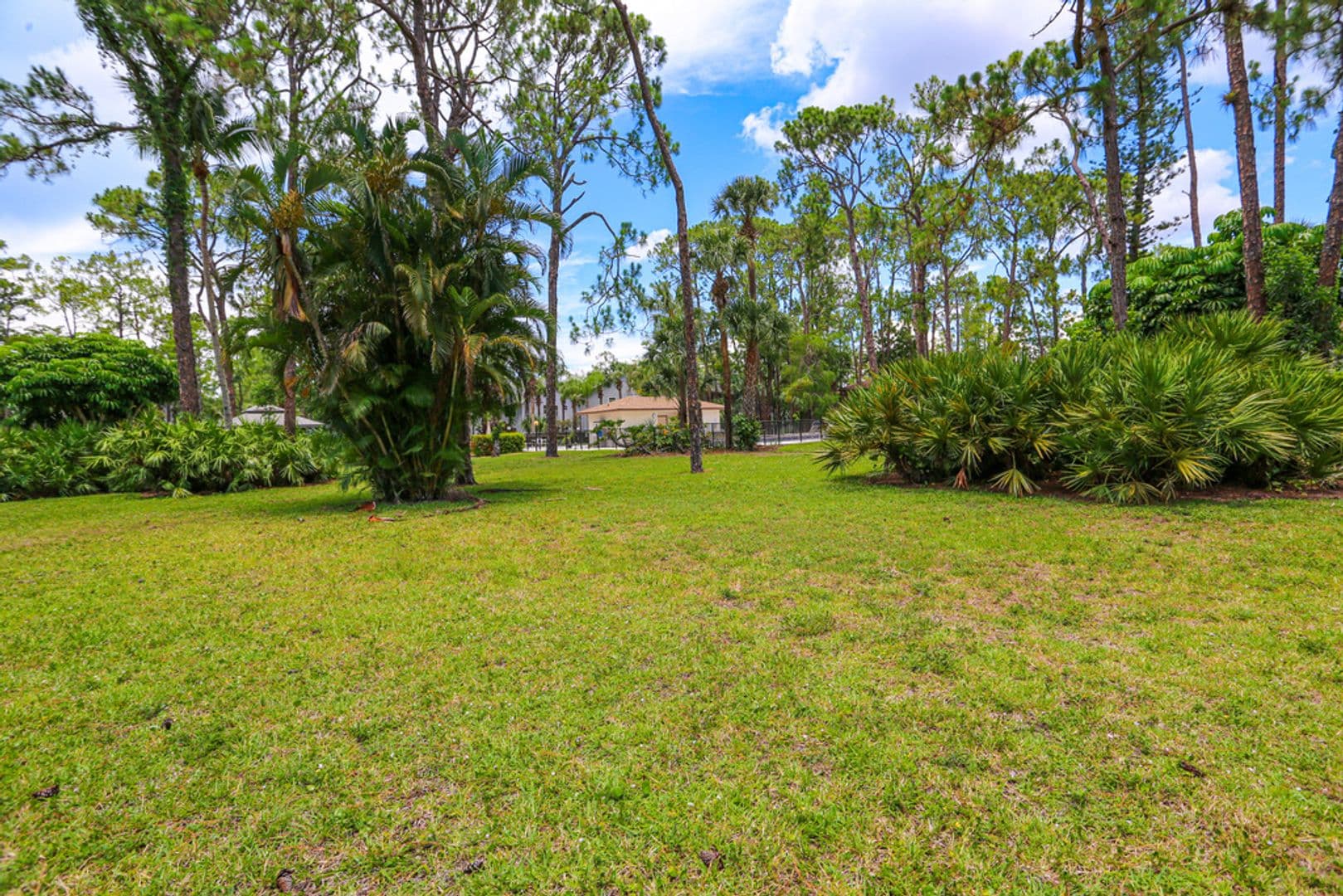 Naples Condo: 1765 Courtyard Way C-104