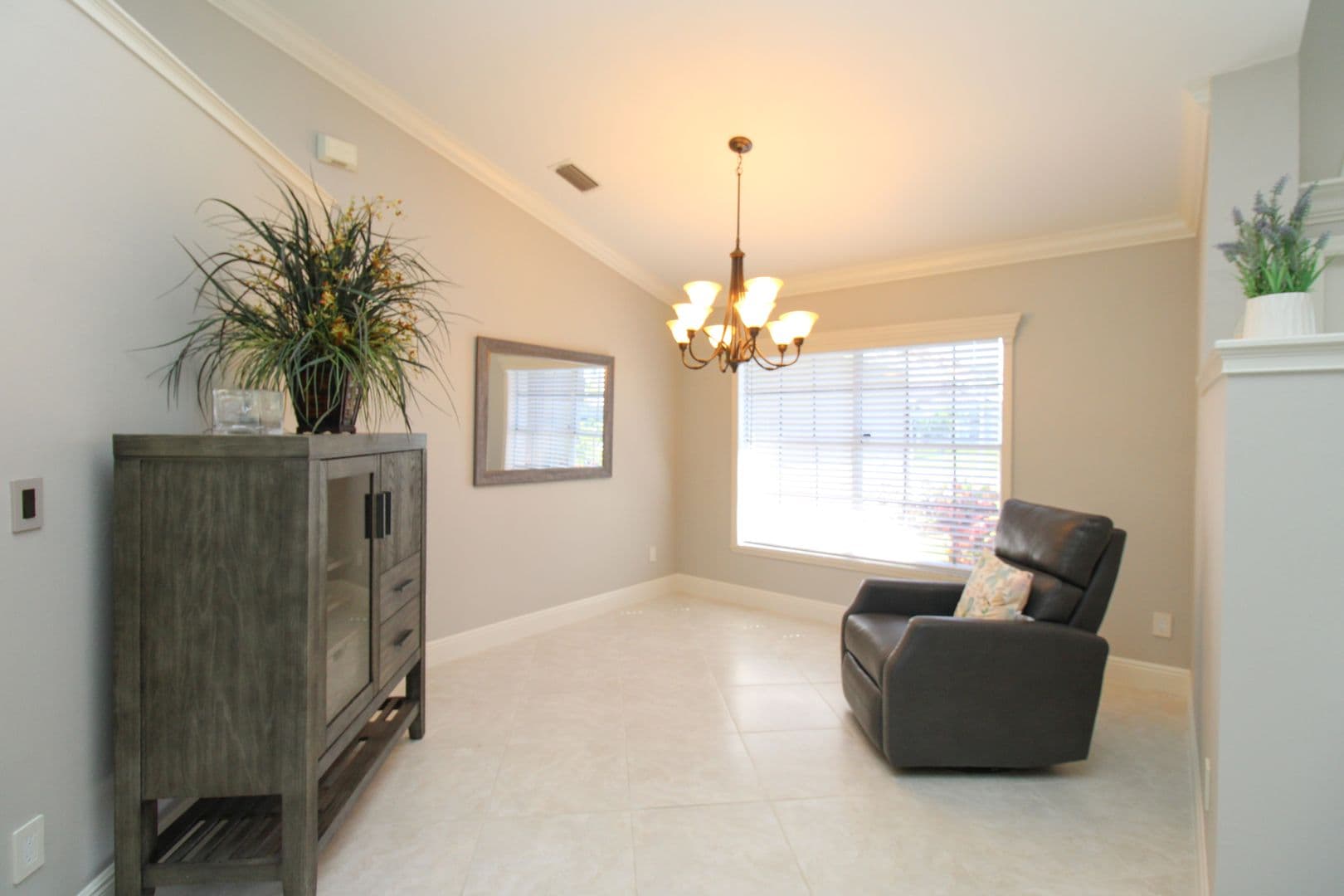 Naples House: 333 Wentworth Court
