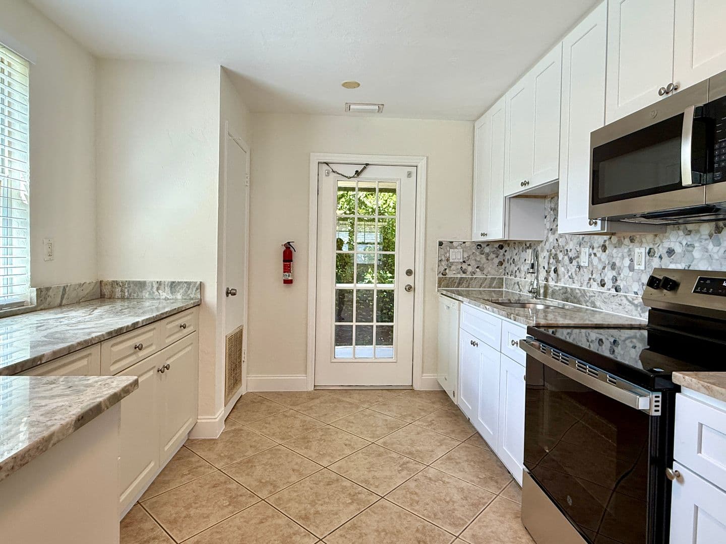 Naples House: 740 109th Avenue N