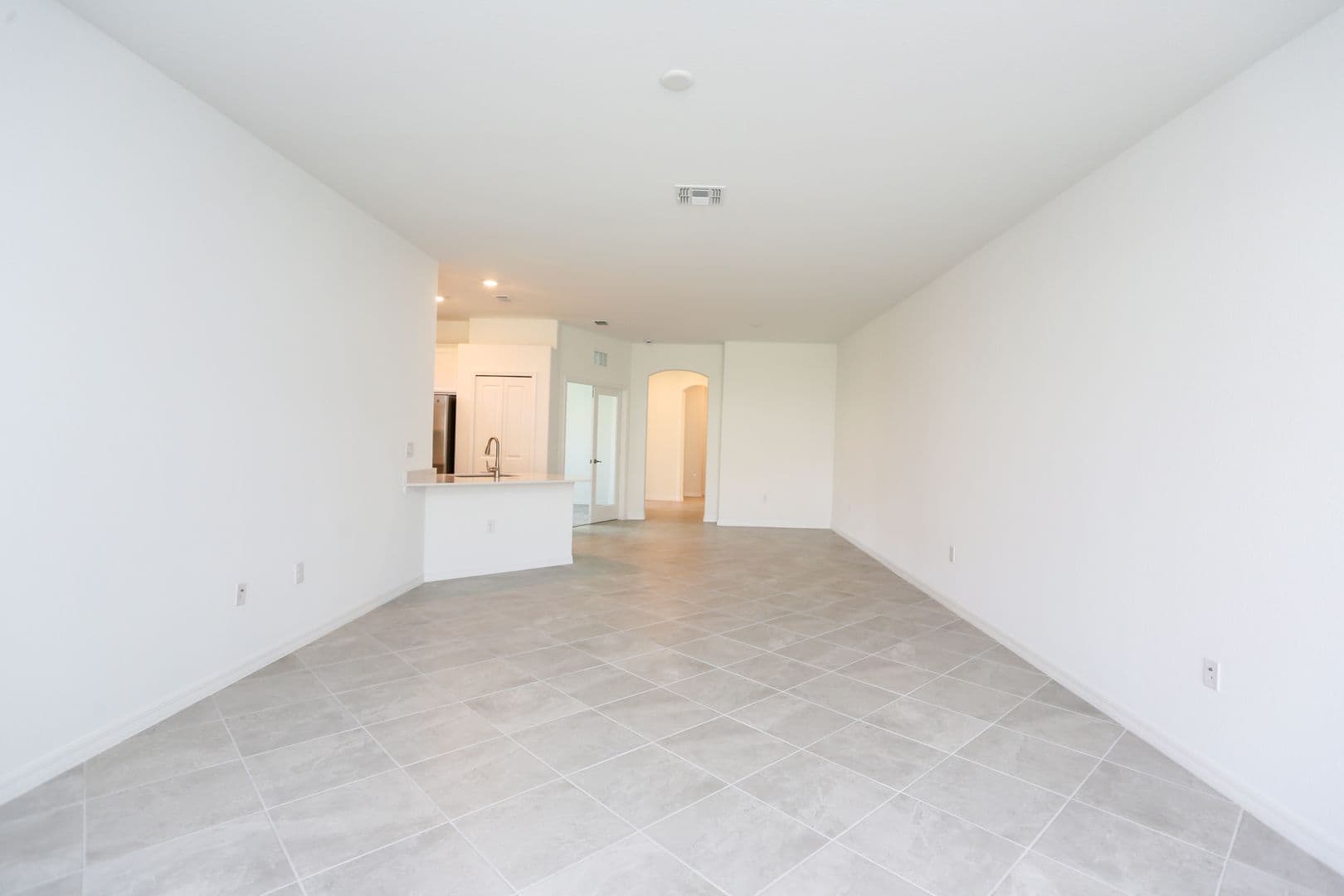 Naples House: 2599 Vine Avenue