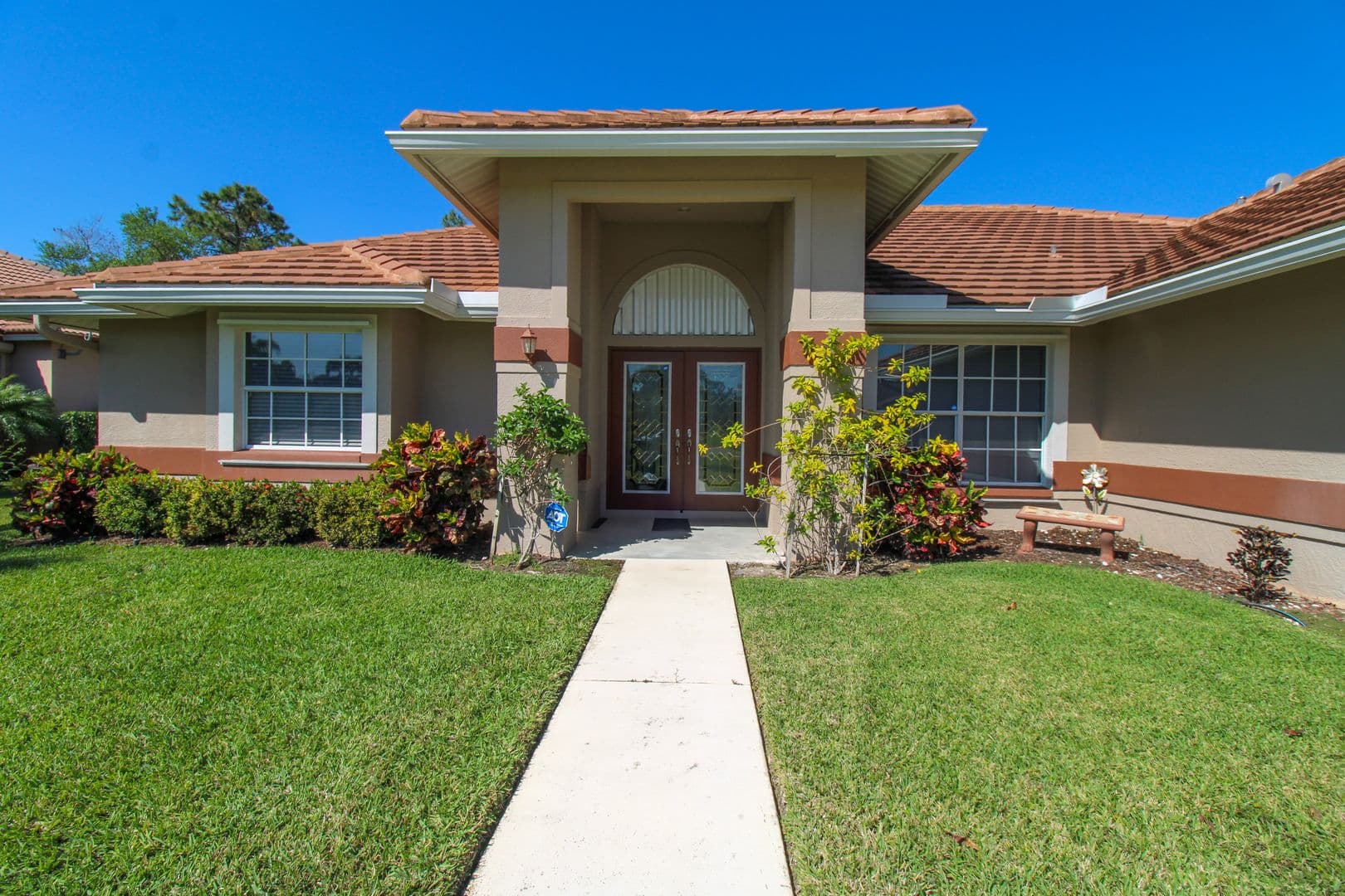 Naples House: 333 Wentworth Court