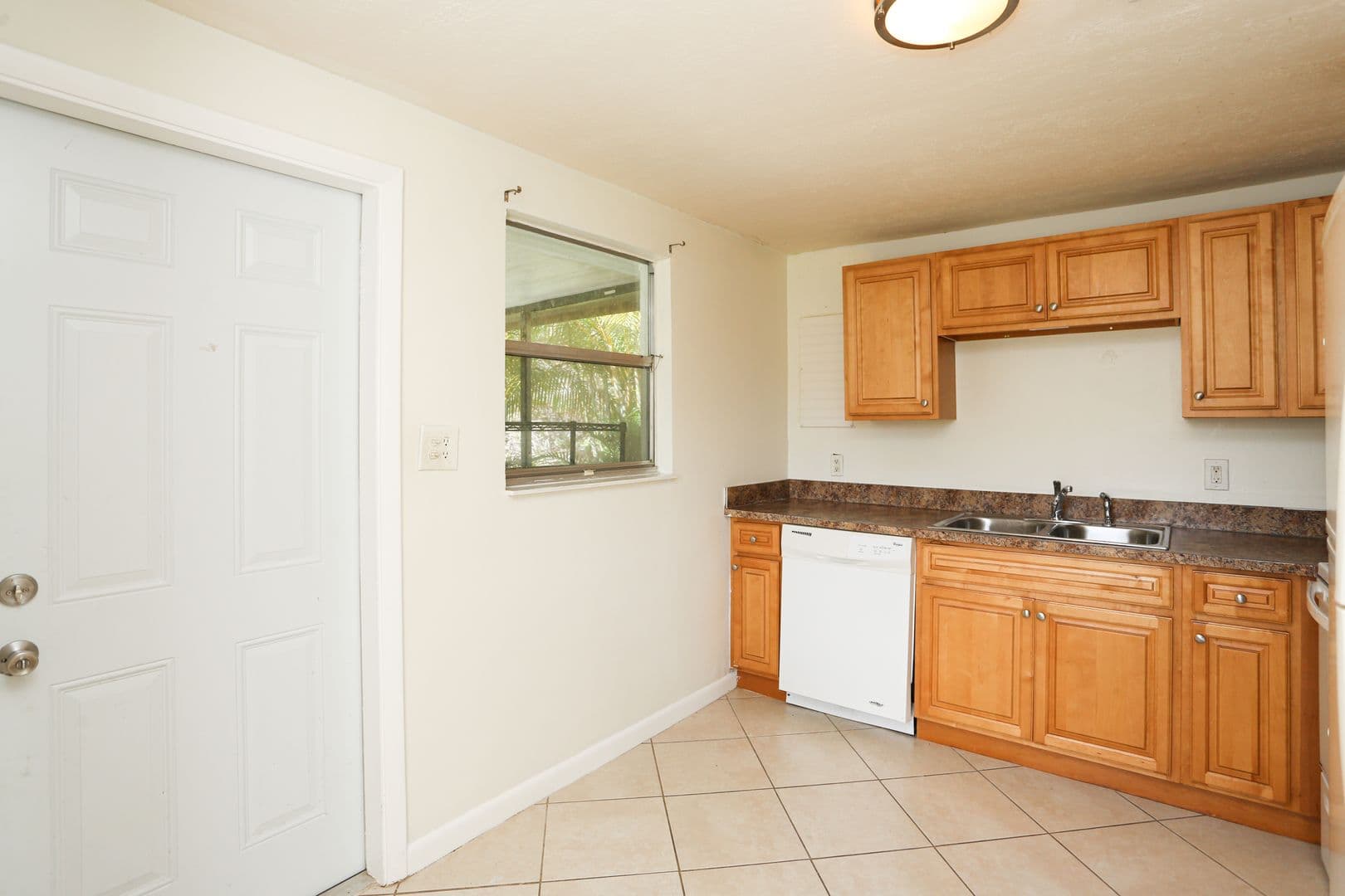 Naples House: 159 5th Street