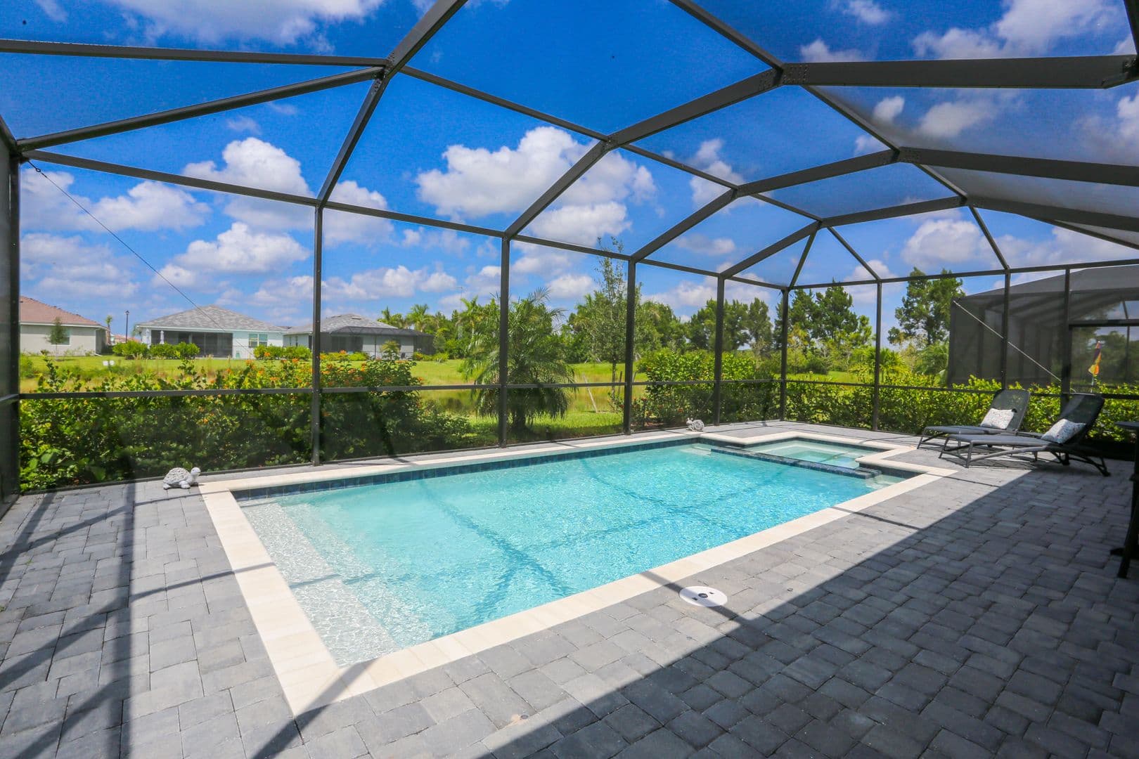 Naples House: 2155 Hamlin Street