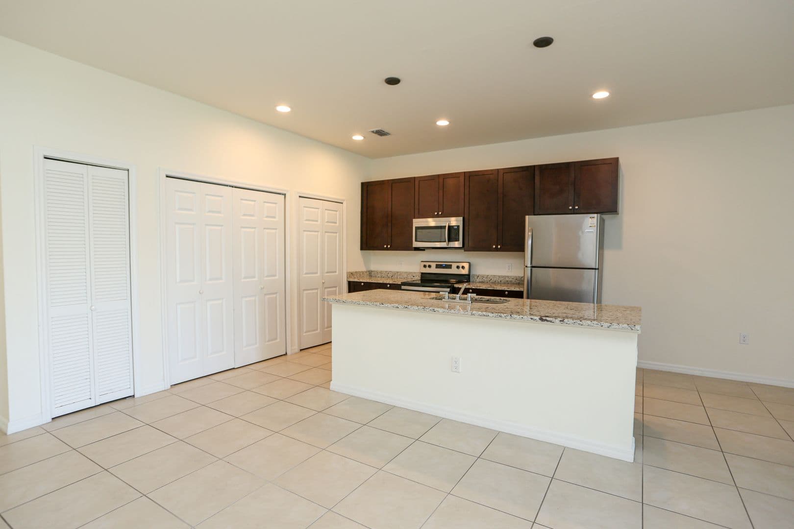 Naples Apartment: 2061 Sunshine Boulevard