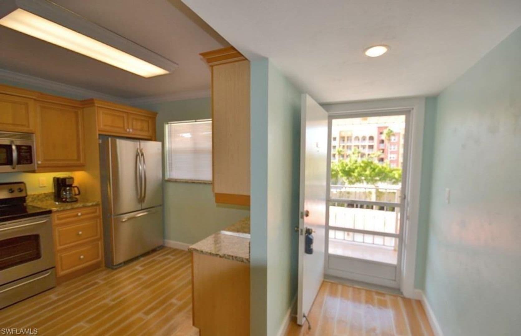 Naples House: 307 Goodlette Road South B506