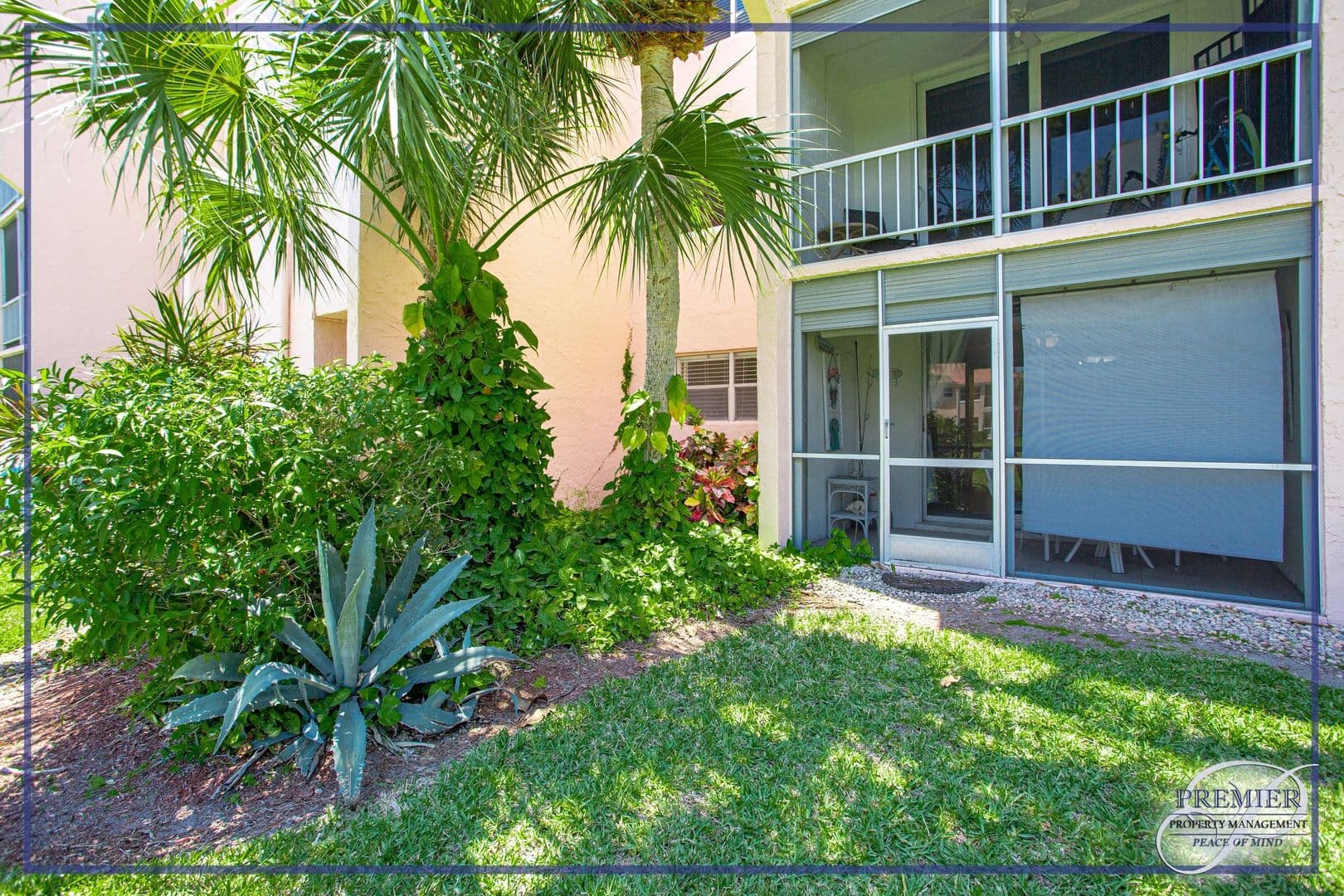 Naples House: 225 Turtle Lake Court #106