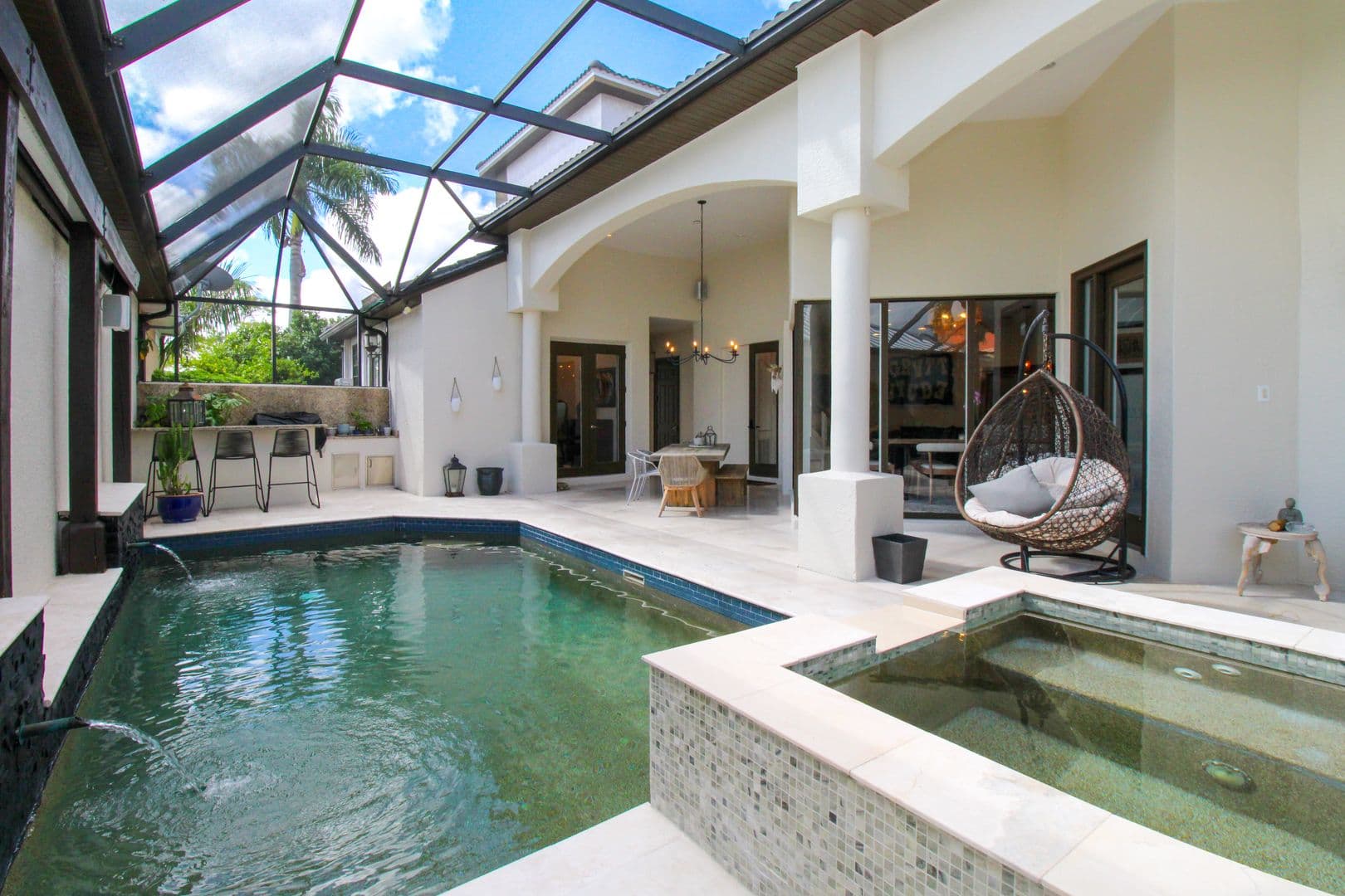 Naples House: 647 110th Avenue North