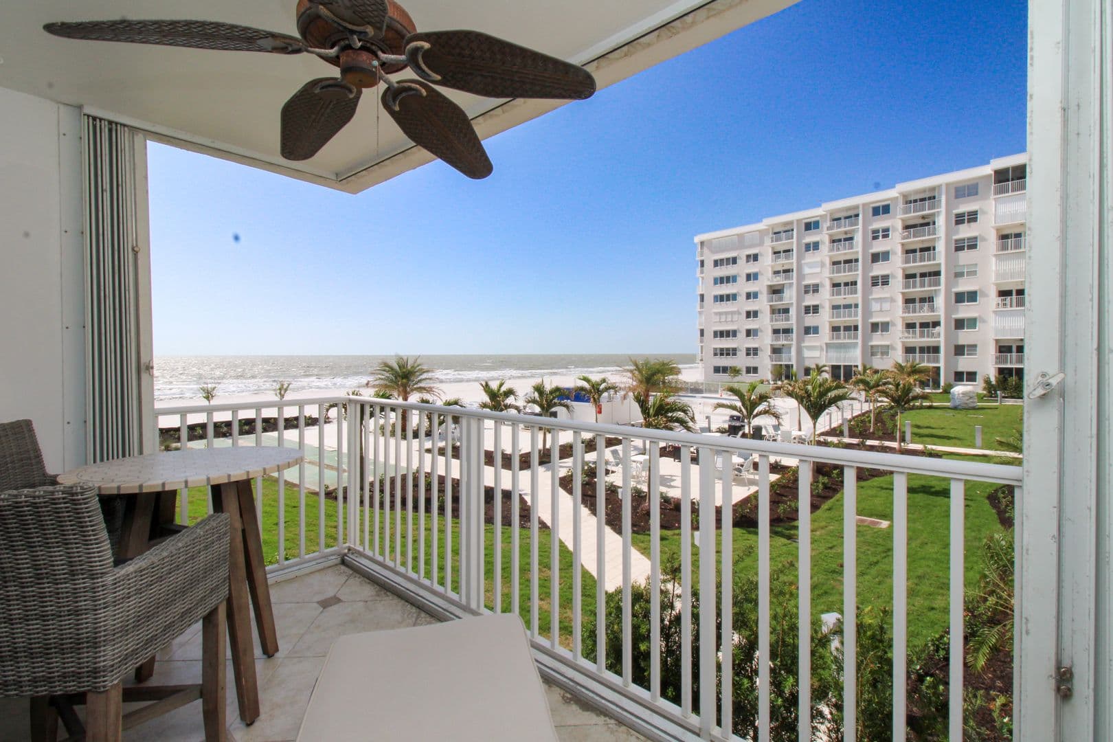 Naples Condo: 3443 Gulf Shore Boulevard N Unit 213