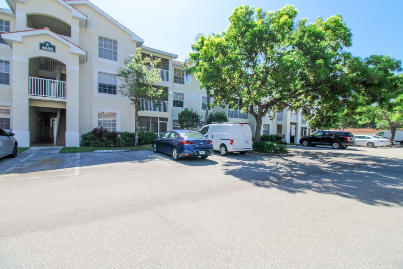 Naples Condo: 4630 St. Croix Lane #827