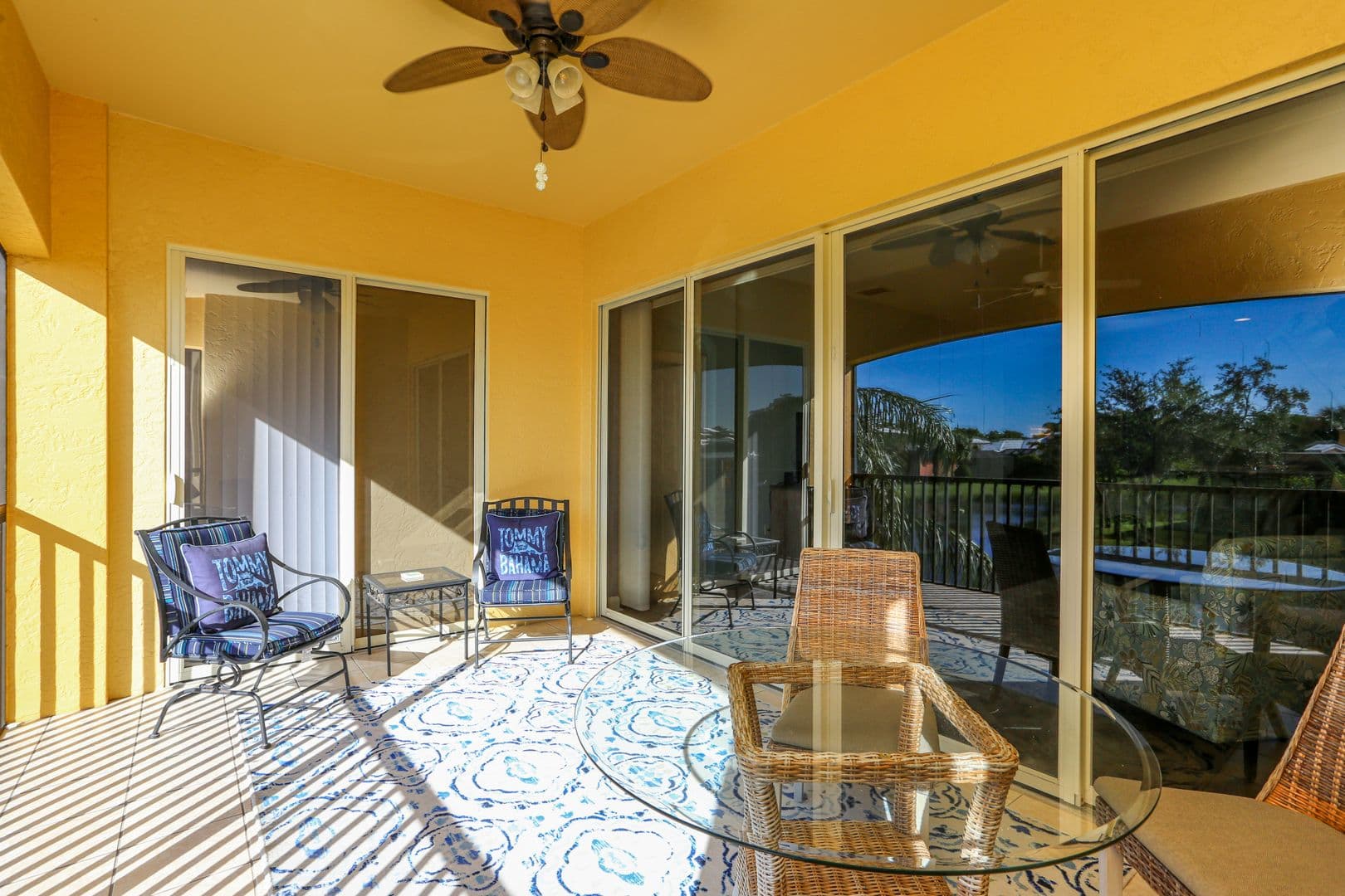 Estero House: 8565 Via Garibaldi #203