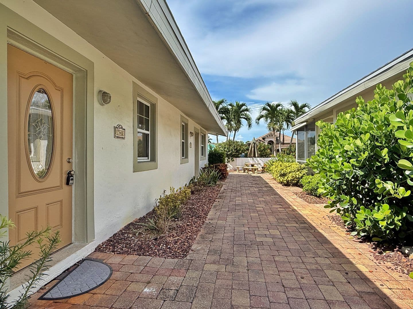 Naples House: 740 109th Avenue N